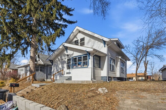 Building Photo - 1117 19th Ave