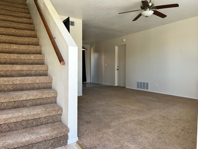 Building Photo - 1017 W Perdew Ave