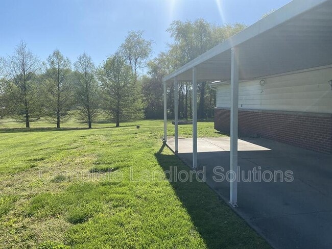 Building Photo - 4705 N Show St