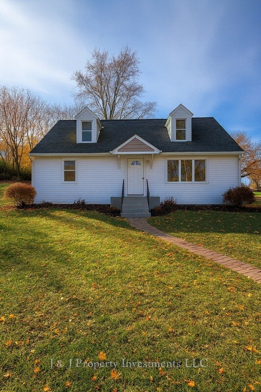 Primary Photo - 7119 S Solon Rd