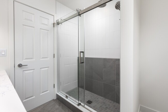 Building Photo - 1441 Calcutta Ln