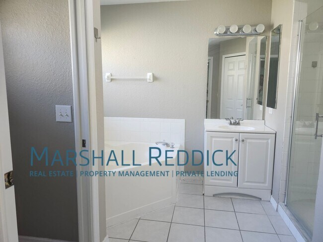 Building Photo - 3 BED 2 BATH SINGLE FAMILY HOME ON FRESH WATER CANAL WITH DOCK