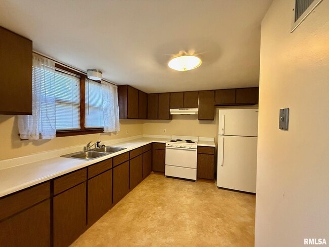 Building Photo - 105 Paradise Ct