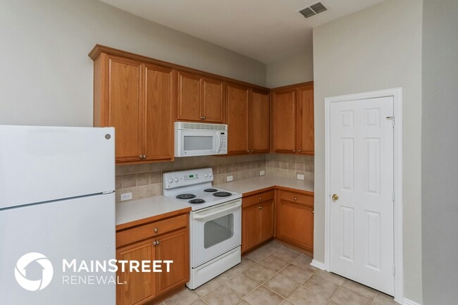 Building Photo - 3164 Kingswood Ct