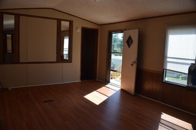 Building Photo - 2979 NC-16