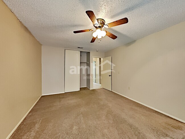 Building Photo - 5614 Misty Gln