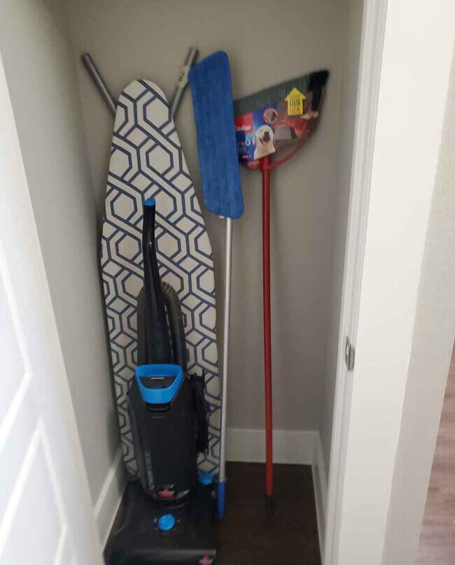 Building Photo - 2017 Al Lipscomb Way