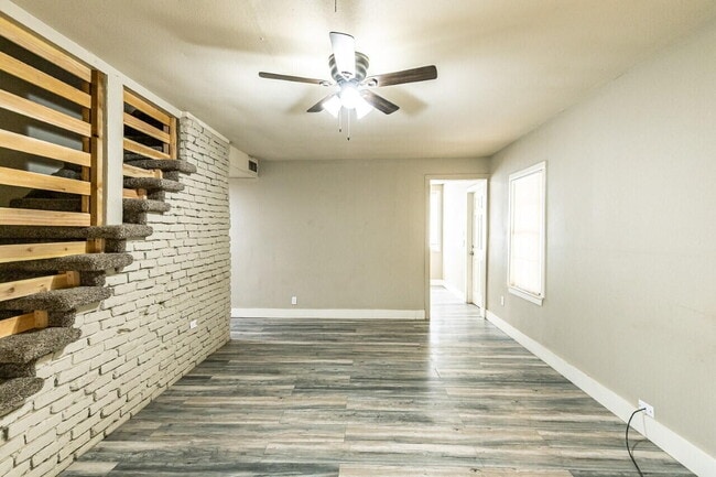 Building Photo - 2311 25th St