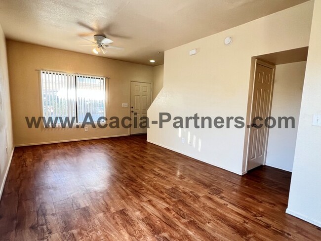 Building Photo - Two Bedroom in Oak Flower Neighborhood *MO...