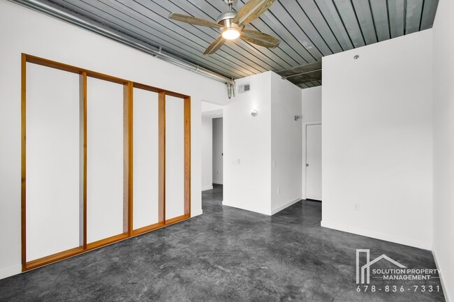 Building Photo - 620 Glen Iris Dr NE