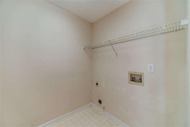 Building Photo - 934 Dominion Walk Dr SW