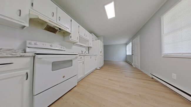 Building Photo - 914 Pine Cir Dr