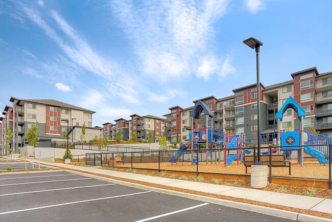 Waterview Crossing Apartments Des Moines, WA Apartment