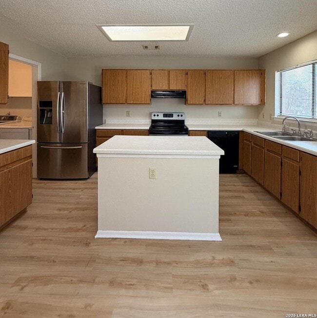 Building Photo - 9202 Roquefort