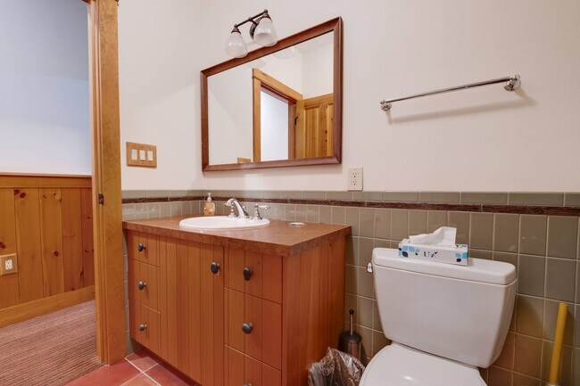 Building Photo - 28 Yellow Birch Cir