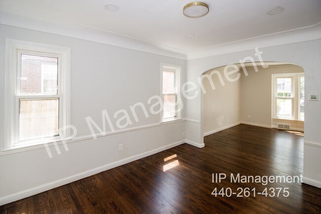 Building Photo - 3549 Grosvenor Rd