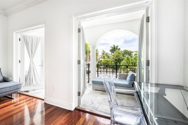 Building Photo - 438 Coconut Isle Dr