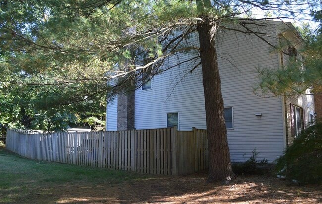Building Photo - 17129 Briardale Rd