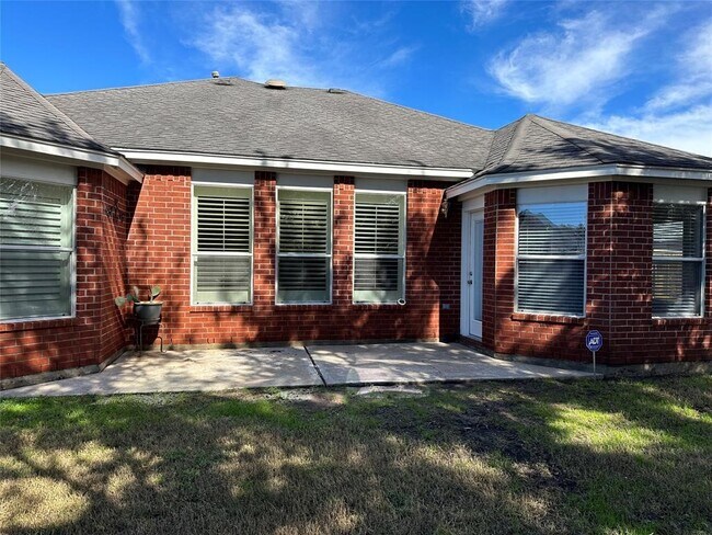 Building Photo - 1707 Magnolia Lake Ln