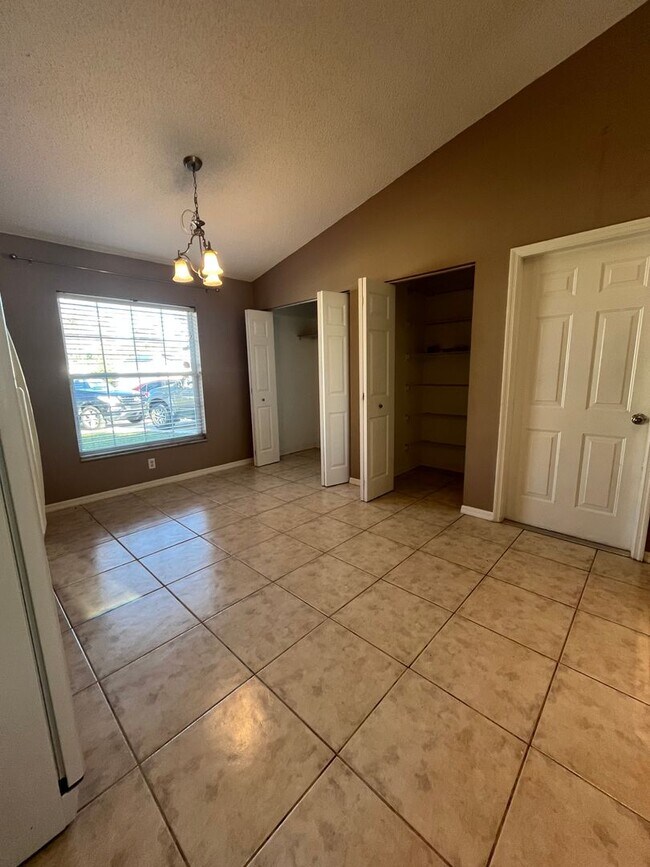 Building Photo - Beautiful Fenced in Yard on a cul-de-sac!!!