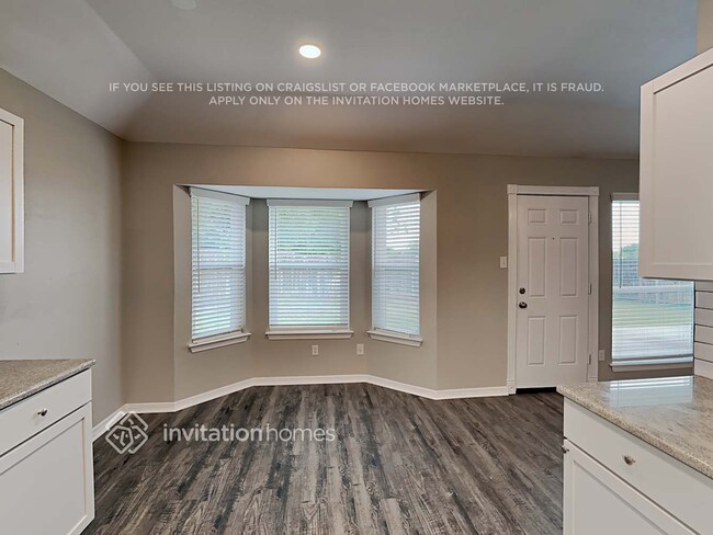 Building Photo - 1044 Springhill Dr