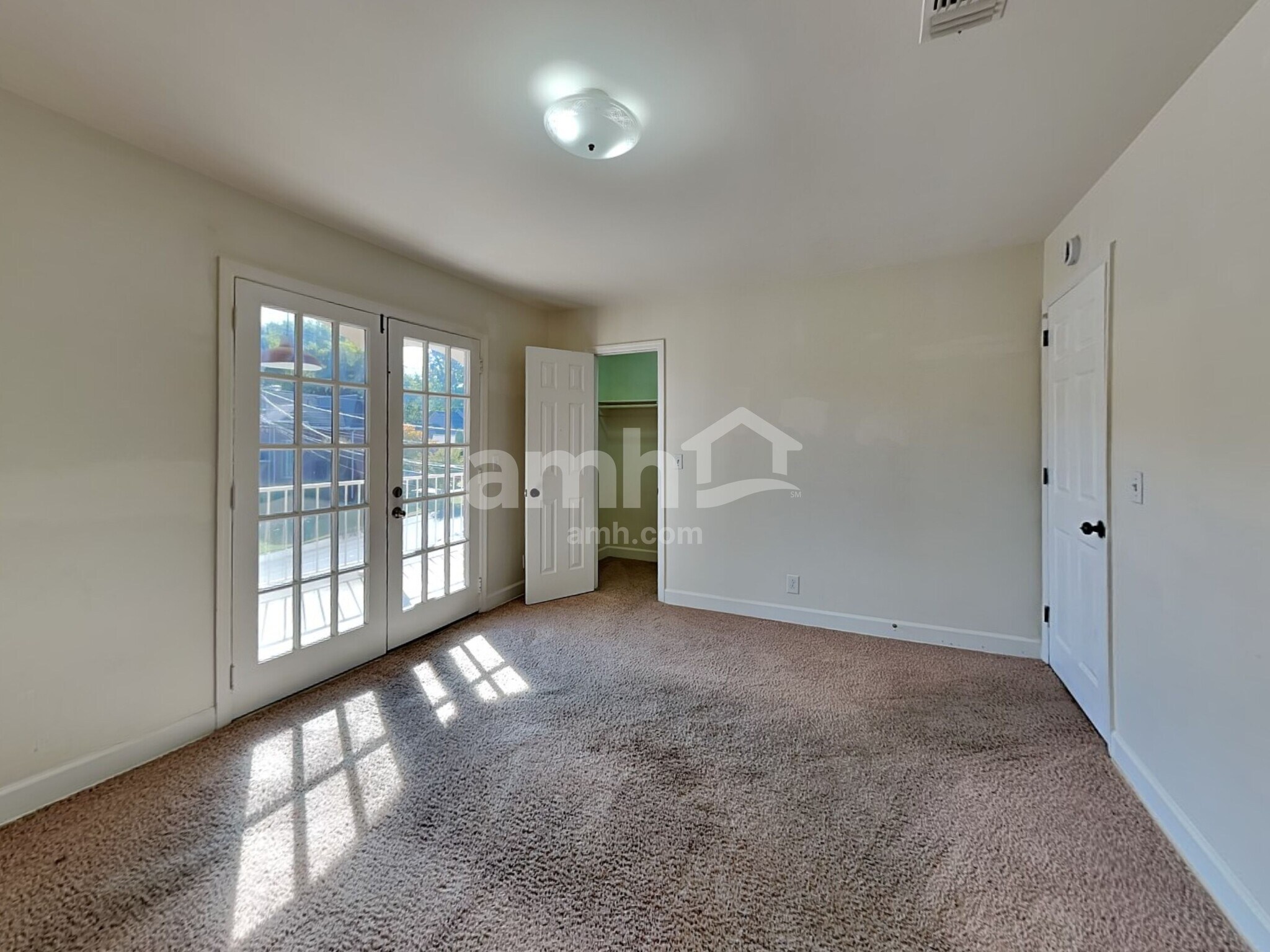 Building Photo - 7012 Poplar Creek Trce