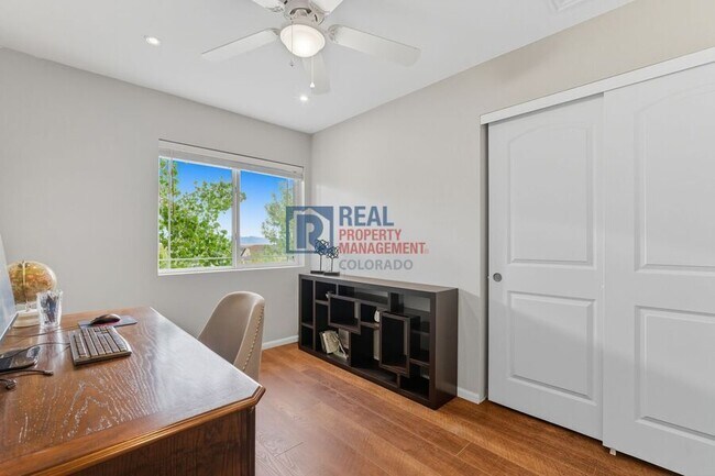 Building Photo - 2175 Coach House Loop