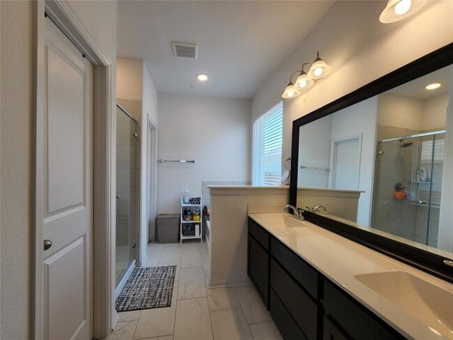 Building Photo - 472 Algaroba Loop