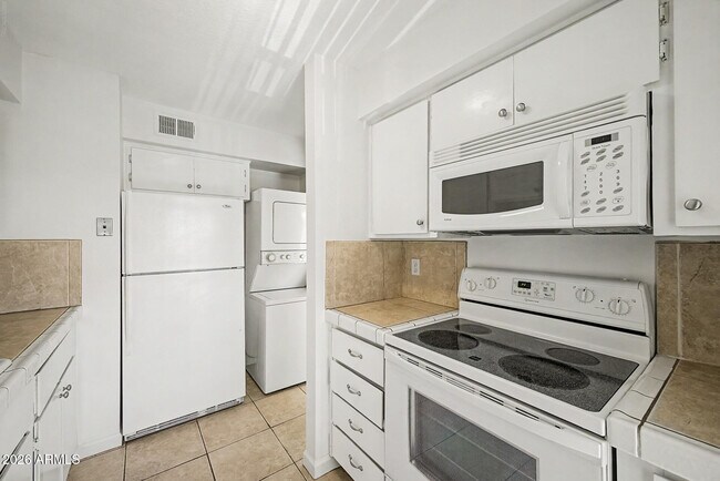 Building Photo - 5227 N 24th St