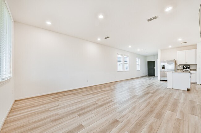 Building Photo - 1919 Quiet Gdn Ln