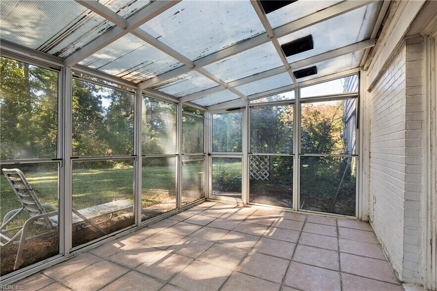 Building Photo - 301 Pepper Mill Ct