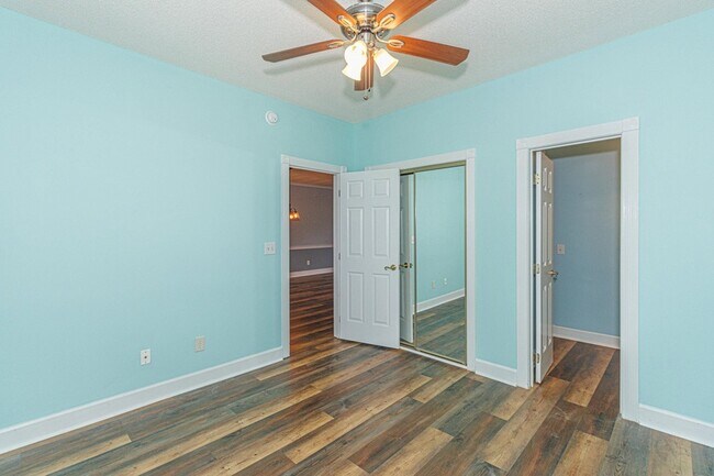 Building Photo - 4627 Wild Iris Dr