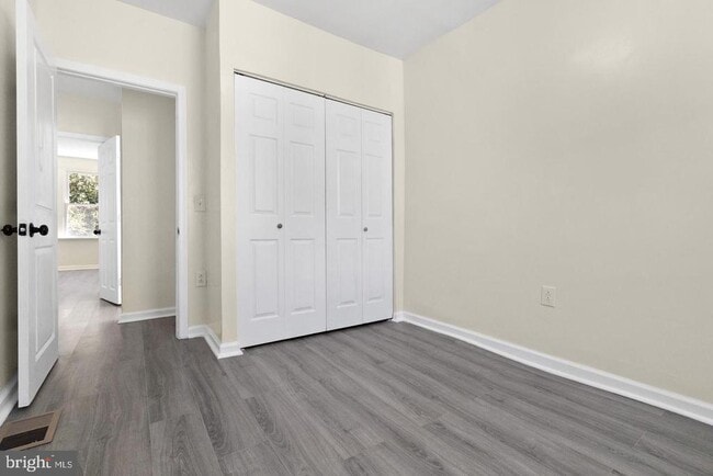 Building Photo - 617 Brinton St