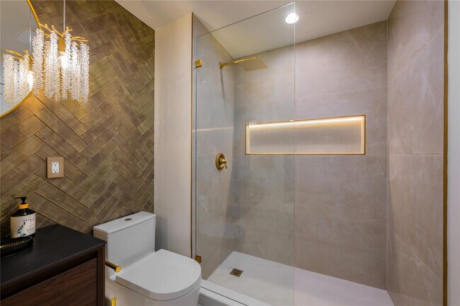 Building Photo - 3615 Sherwood Blvd