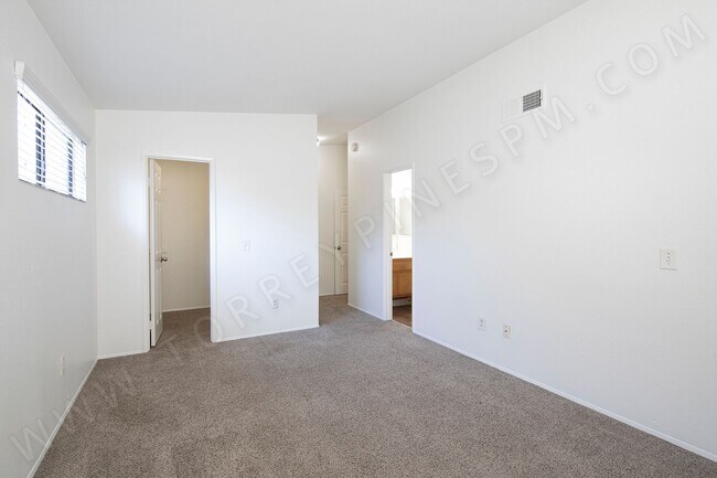 Building Photo - OPEN HOUSE: 11/16 12:15PM-1:15PM ~ 3BR/2.5...