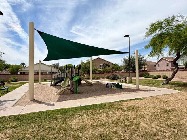 Building Photo - 2540 W Hawks Eye Ave