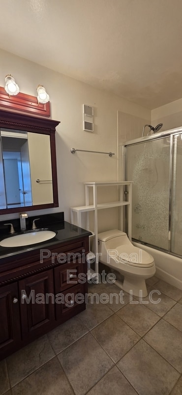 Building Photo - 1625 Larimer St