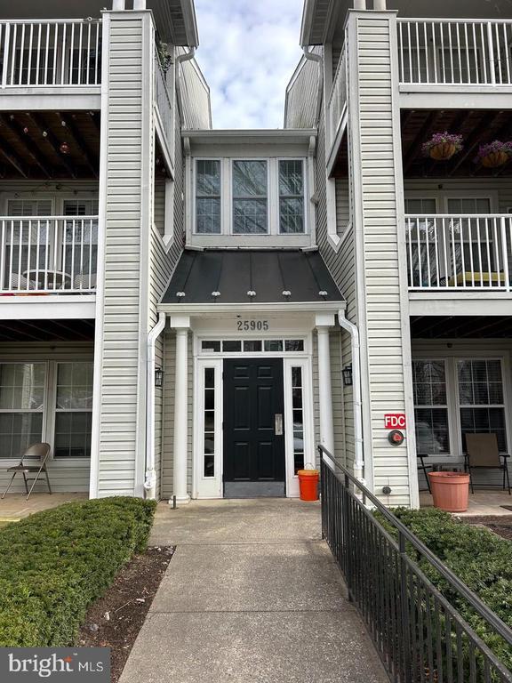 Building Photo - 25905 Ridge Manor Dr