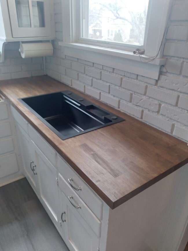 Building Photo - 4549 Poppleton Ave