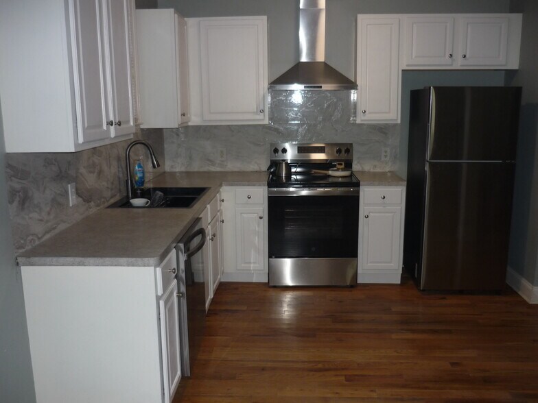 Kitchen - 238 Wilbur Ave SE