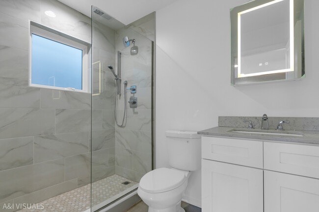 Building Photo - 5841 N Medina Ave