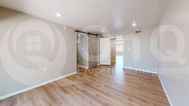 Building Photo - 1303 N Walnut Blvd
