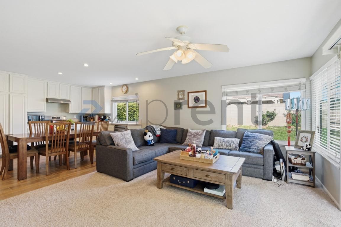 Building Photo - 2134 Latham St