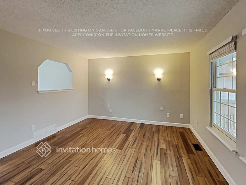 Building Photo - 3852 S Olathe Cir