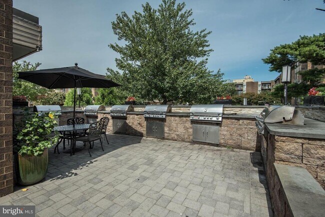 Building Photo - 60 S Van Dorn St