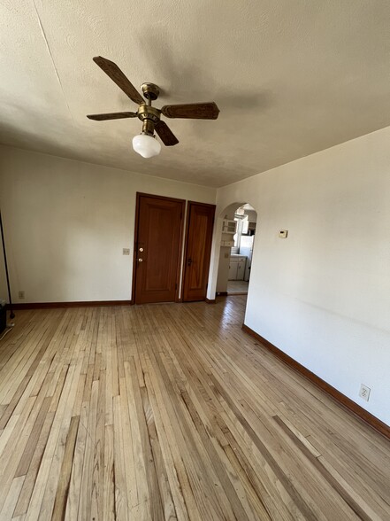 Living room - 2009 Carey Ct