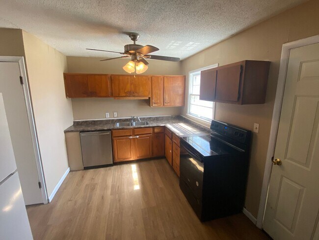 Building Photo - 1428 W Hamilton St