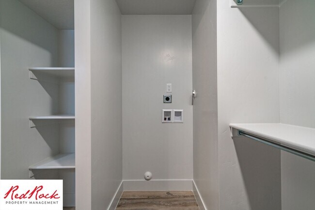 Building Photo - Innovative Design! 4 Bedroom Home in the Beautiful Desert Playa Community