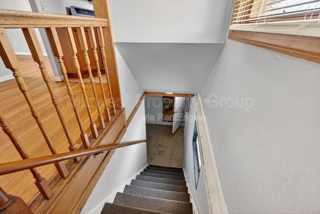 Building Photo - 515 Topaz Ave