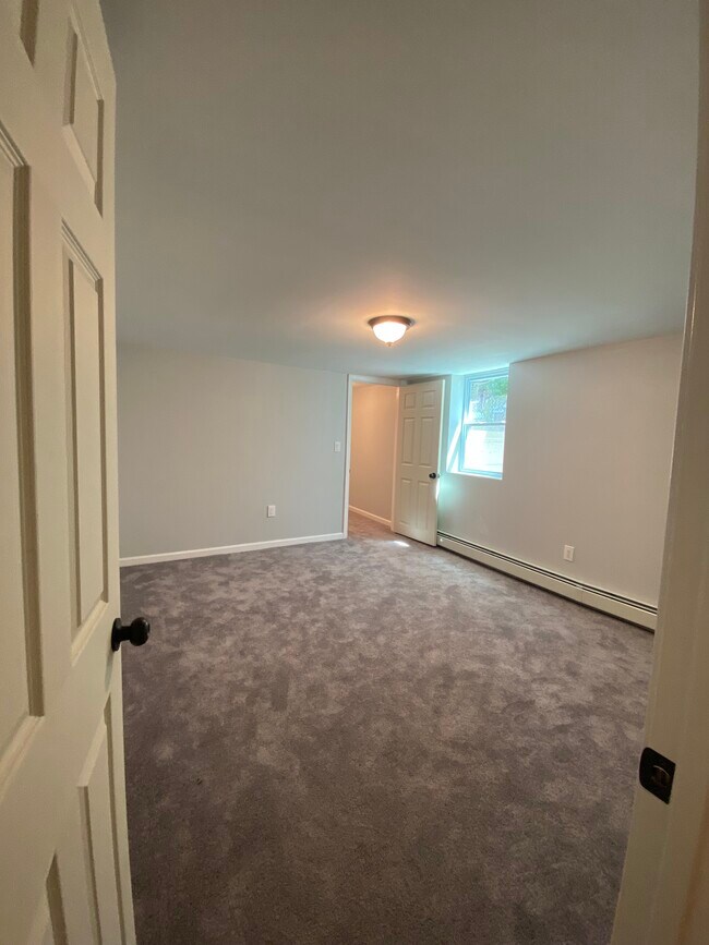 Building Photo - 24 Huxley Ave